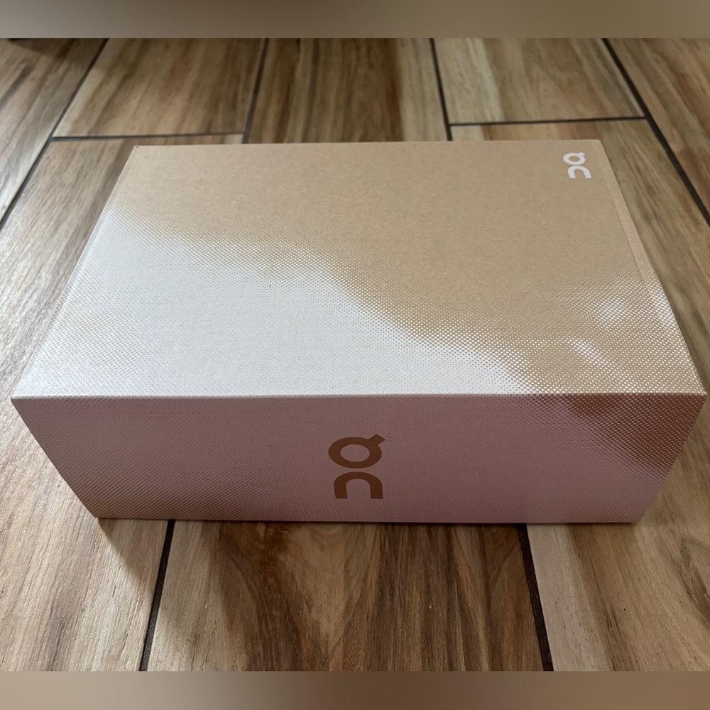 On Cloud Athletic Sneaker Women’s 11 Men’s 9.5 - Picture 5 of 5